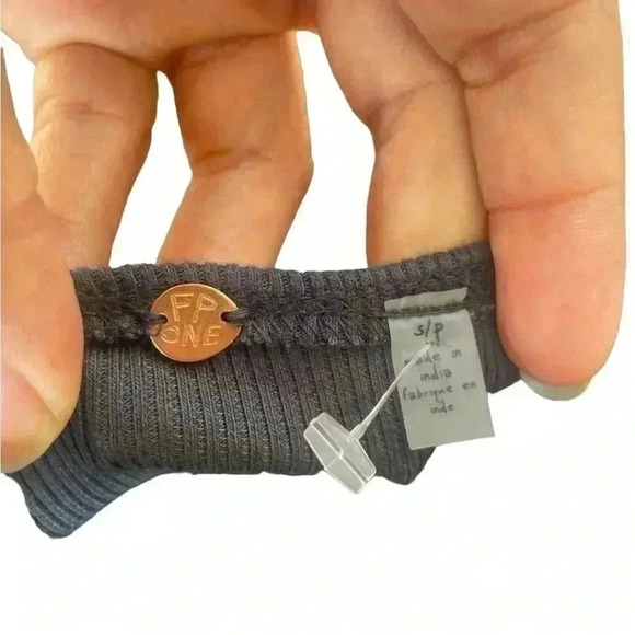 Free People women’s crochet halter top charcoal black size small NWOT - Picture 5 of 5